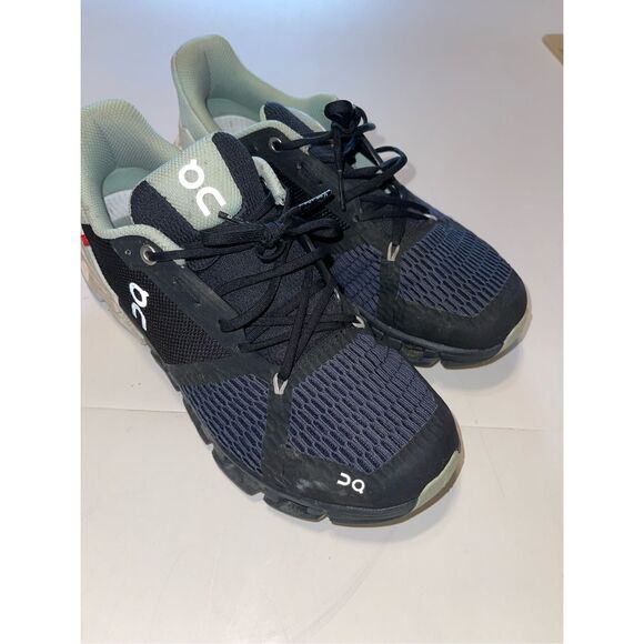 On Running Women's Black Running Shoes - Picture 1 of 9